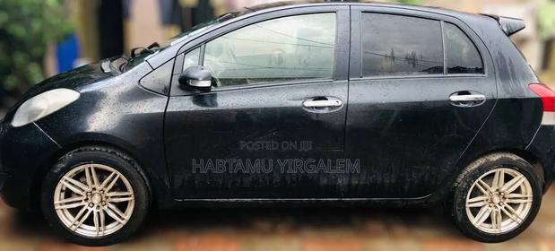 Toyota Yaris 2010 Black