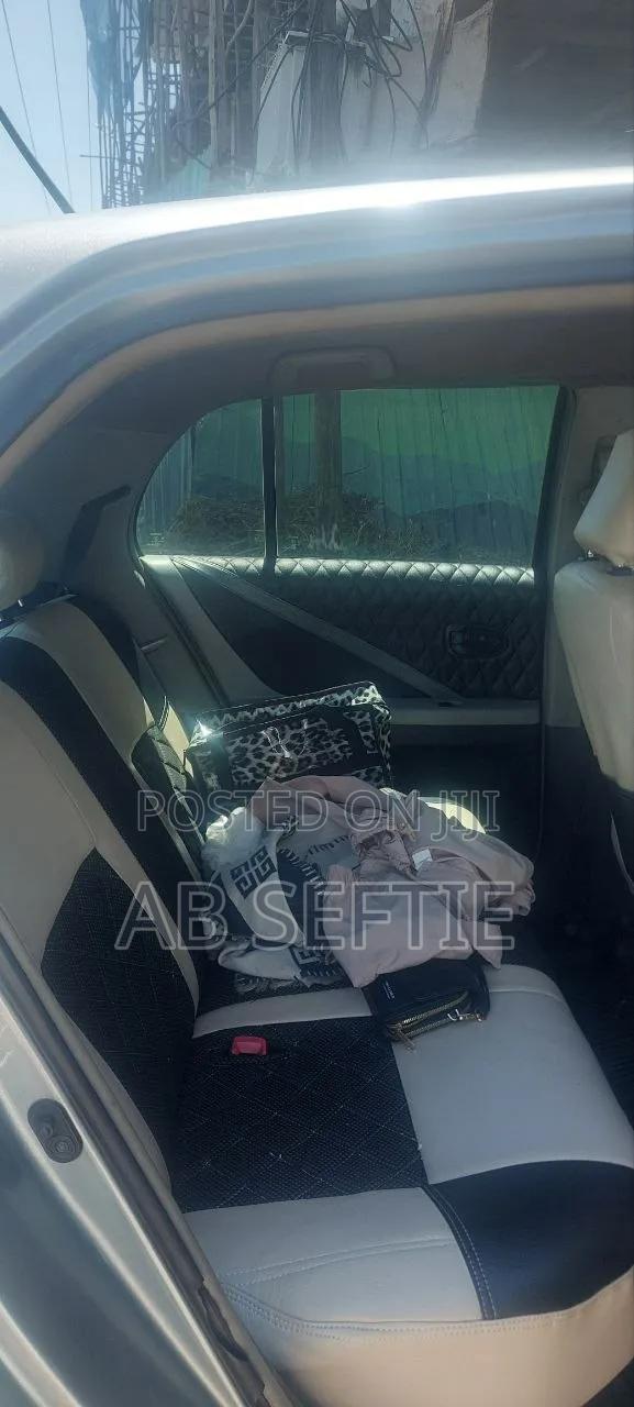 Toyota Yaris Base Hatchback 3dr 2010 Brown