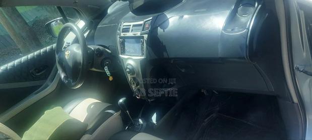 Toyota Yaris Base Hatchback 3dr 2010 Brown