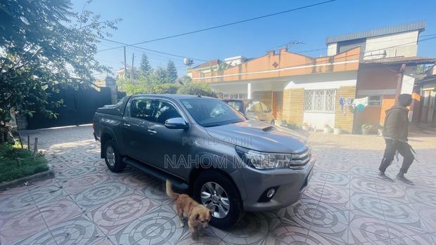 Toyota Hilux 2017 Beige