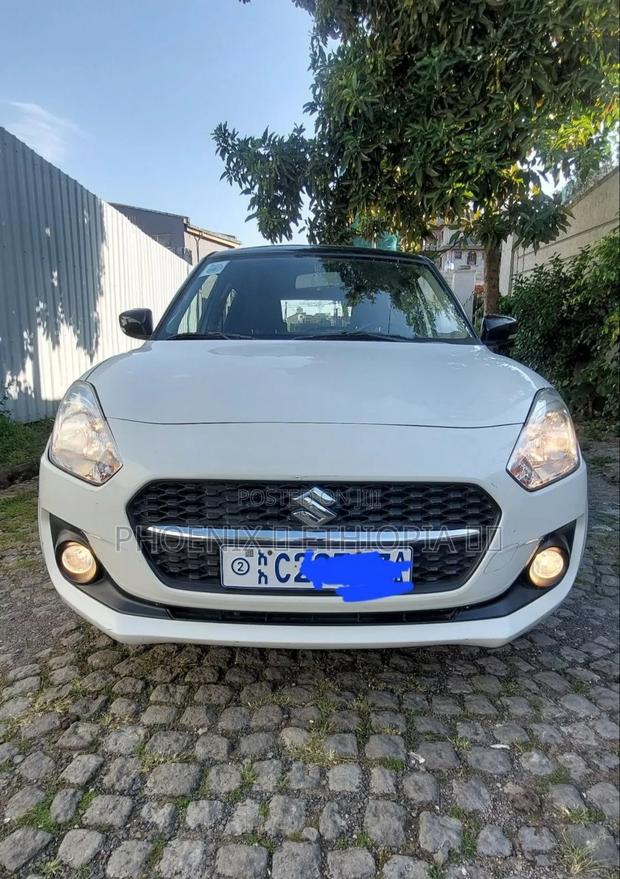 Suzuki Swift 2022 White