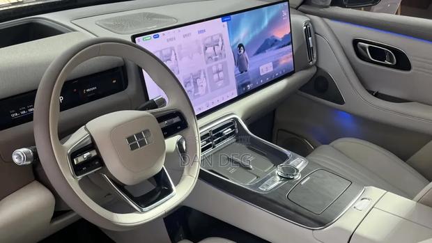 New Geely Galaxy Starshine 8 2025 Gray