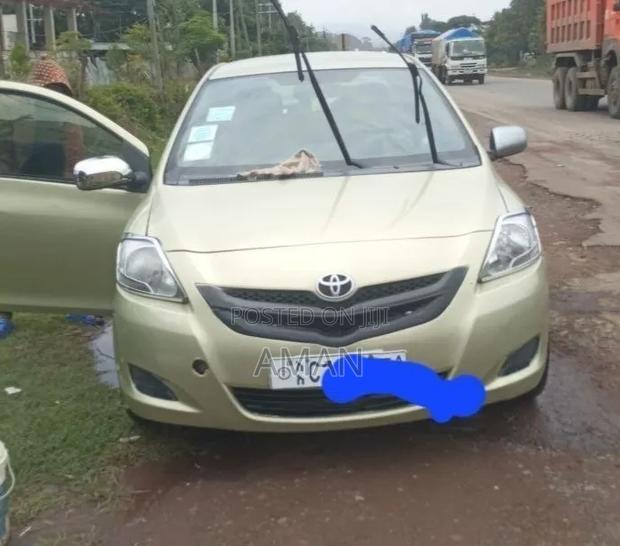 Toyota Yaris 2007 Gold