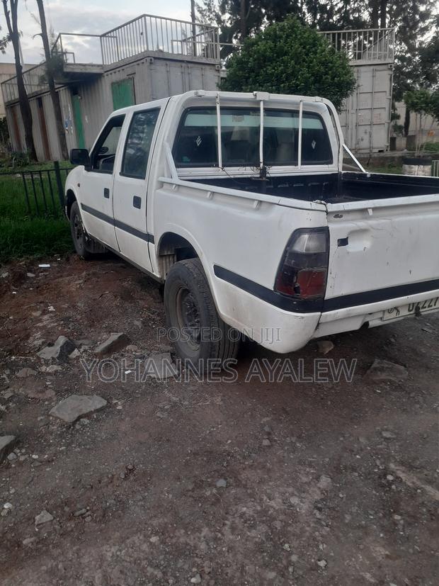 Isuzu KB 1998 White