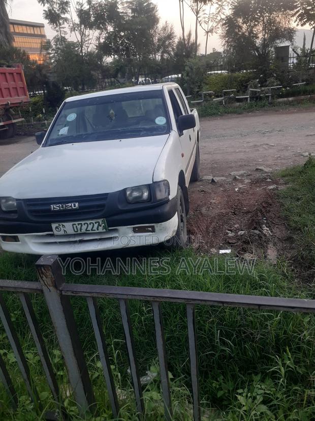 Isuzu KB 1998 White