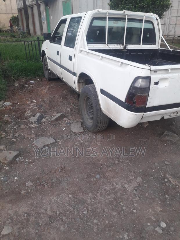 Isuzu KB 1998 White