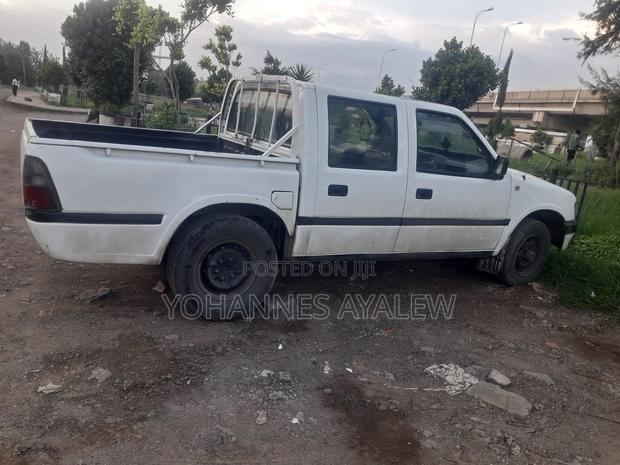 Isuzu KB 1998 White