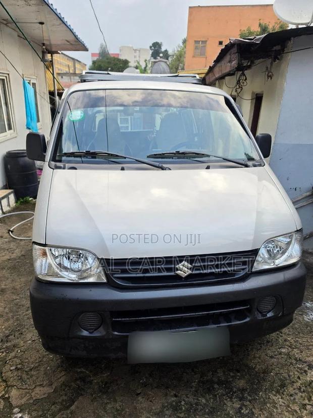 Suzuki Eeco 2024 Silver