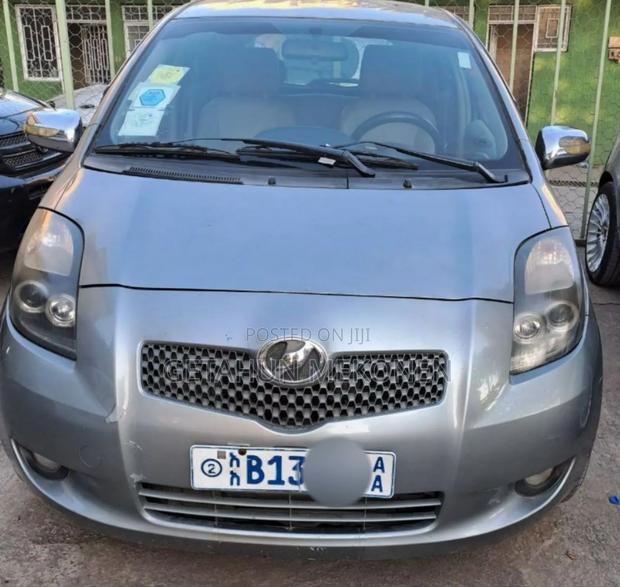 Toyota Yaris 2007 Gray