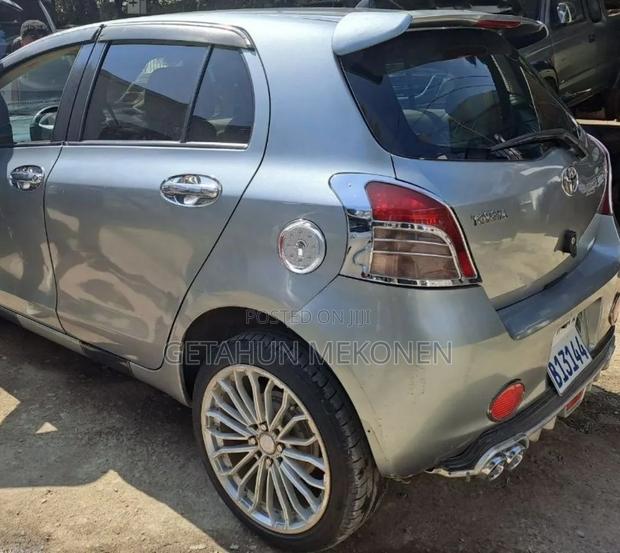 Toyota Yaris 2007 Gray