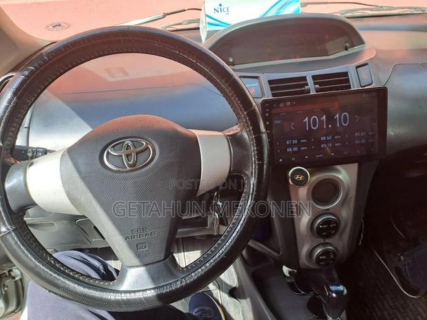 Toyota Yaris 2007 Gray