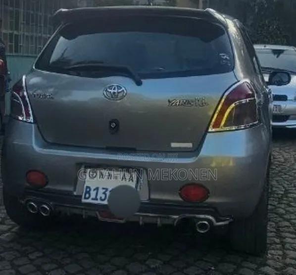 Toyota Yaris 2007 Gray