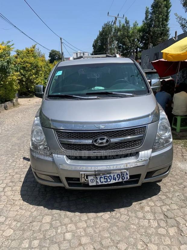 Hyundai H200 2016 Silver