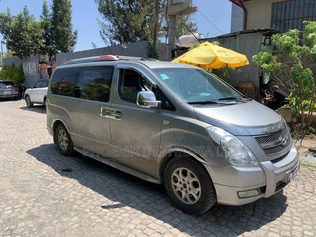 Hyundai H200 2016 Silver