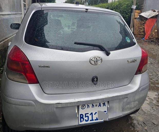 Toyota Yaris 2010 Silver