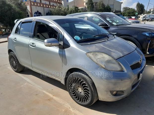 Toyota Yaris 2008 Gray