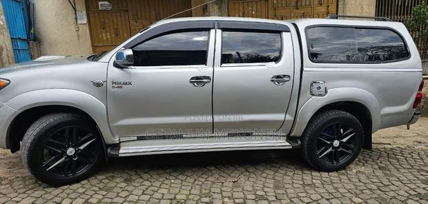 Toyota Hilux 2008 Silver
