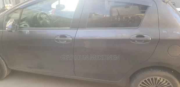 Toyota Yaris 2011 Gray