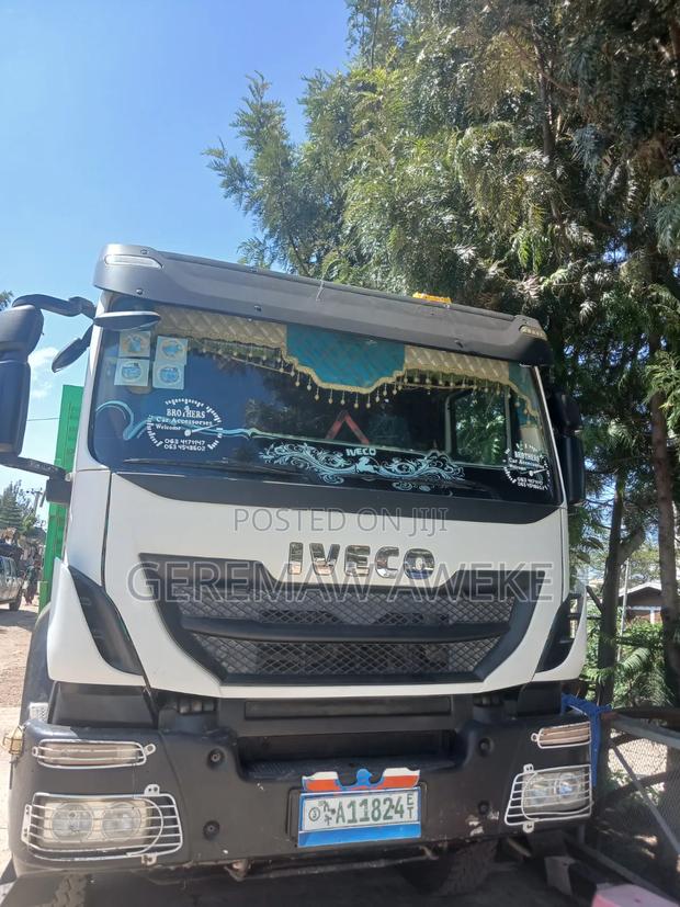 Iveco Massif 2011 White