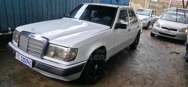 Mercedes-Benz E230 1992 White