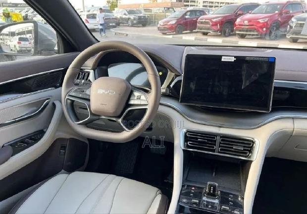 BYD Song Plus DM-i 2025 Teal