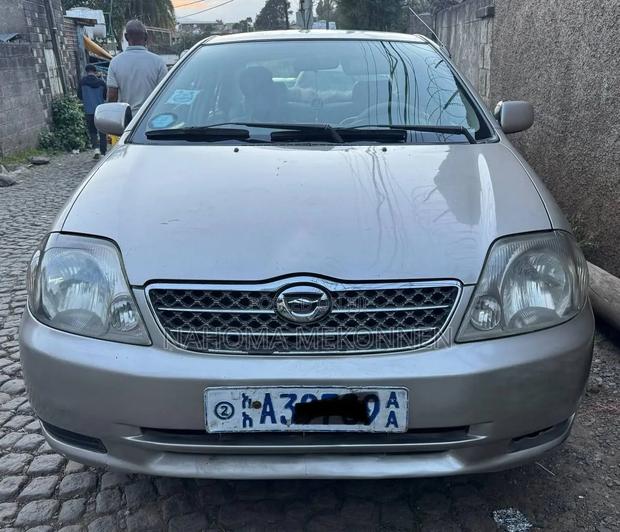 Toyota Corolla 2001 Gold