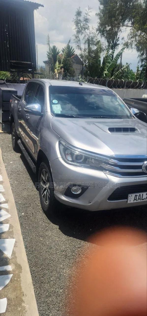 Toyota Hilux 2016