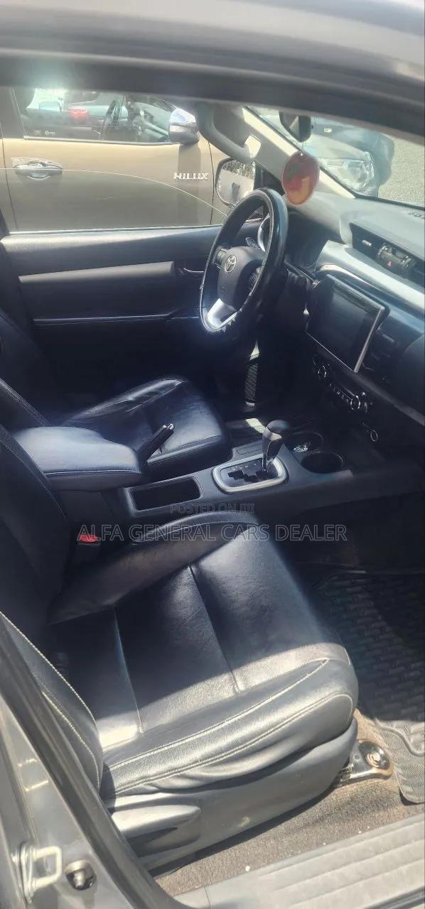 Toyota Hilux 2016