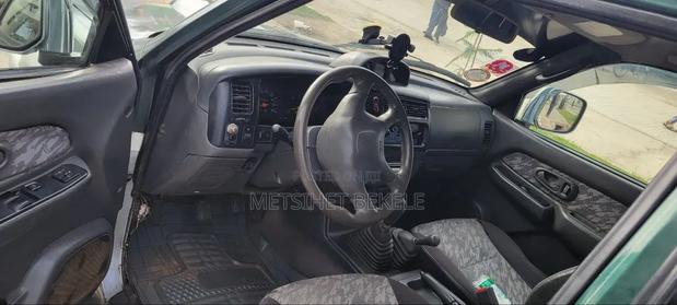 Mitsubishi L200 2000 Silver