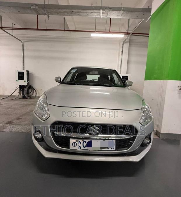 Suzuki Swift 2022 Silver