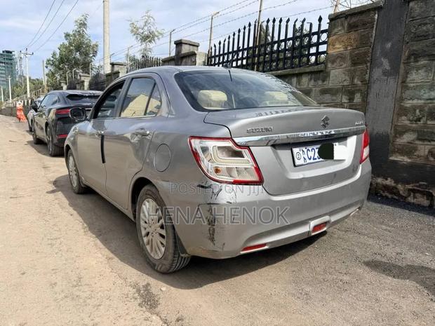Suzuki Dzire 2022 Silver