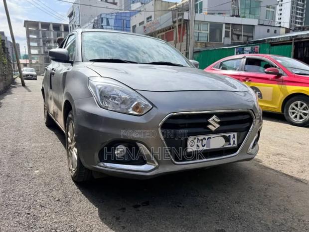 Suzuki Dzire 2022 Silver