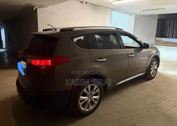 Toyota RAV4 LE AWD (2.5L 4cyl 6A) 2013 Blue