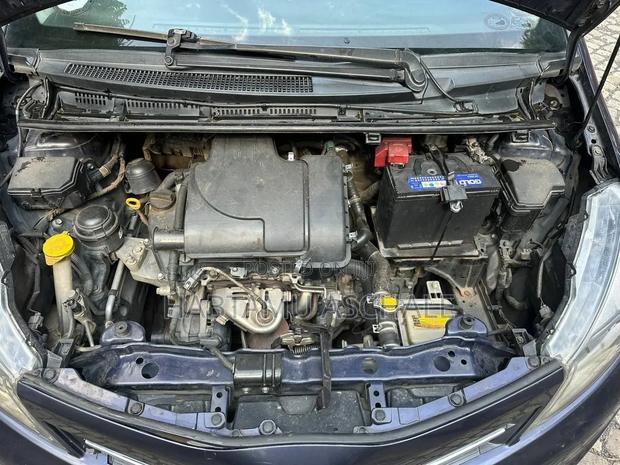 Toyota Yaris 2012 Blue