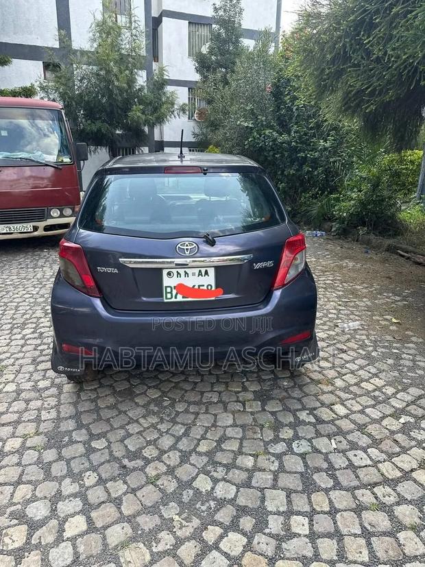 Toyota Yaris 2012 Blue