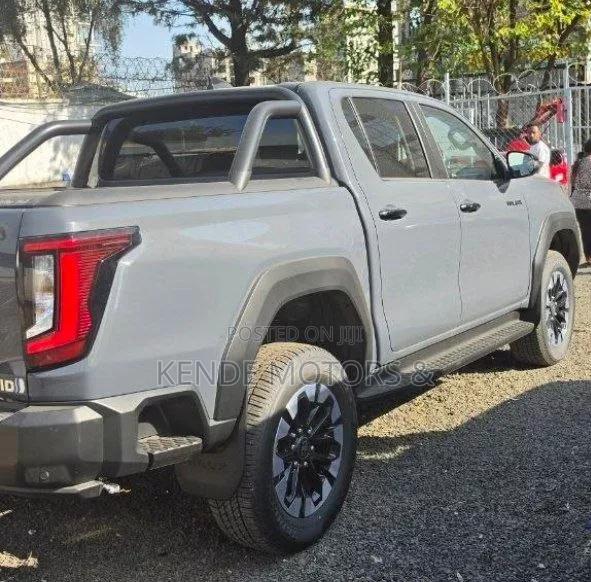 New Toyota Hilux Active (Hybrid) 2026 Gray