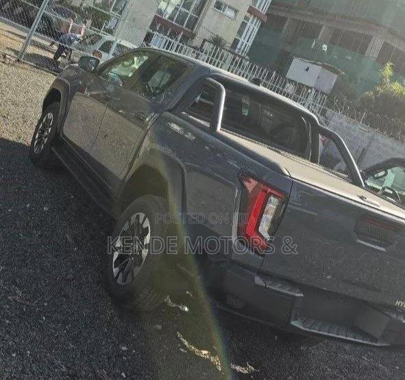 New Toyota Hilux Active (Hybrid) 2026 Gray