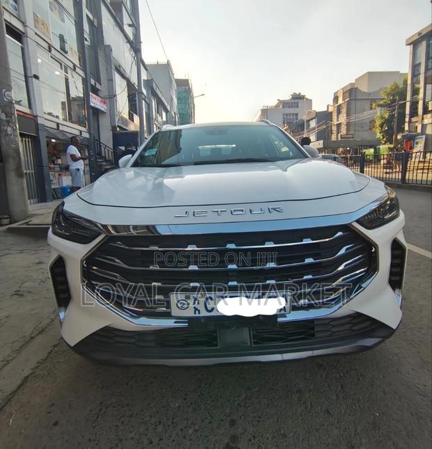 Jetour X70 Plus 2022 White