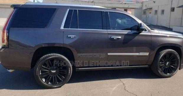 Cadillac Escalade 2021 Brown