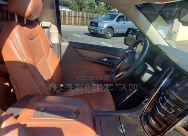 Cadillac Escalade 2021 Brown