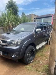Toyota Hilux 2.5 D-4D 4X4 SRX 2010 Black for sale
