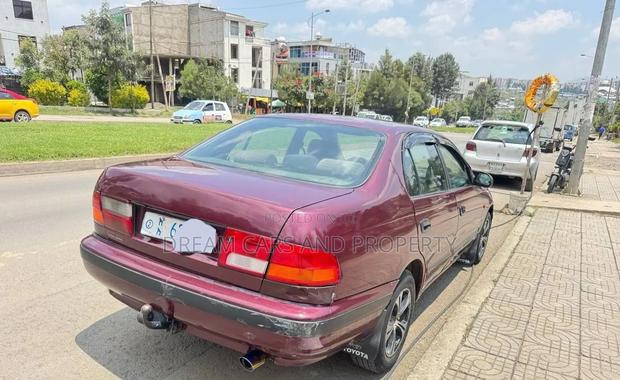 Toyota Carina E 1.6 Hatchback 1994 Brown