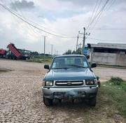 Toyota Hilux 2000 Blue for sale