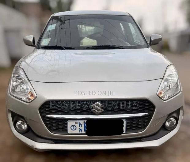 Suzuki Swift 2021 Silver