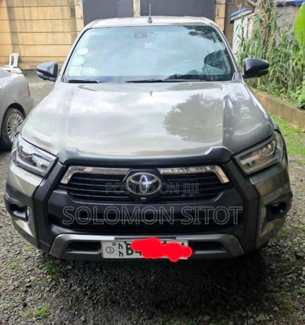 Toyota Hilux Revo Double Cab Deisel 2.4 AWD 2022 Gray