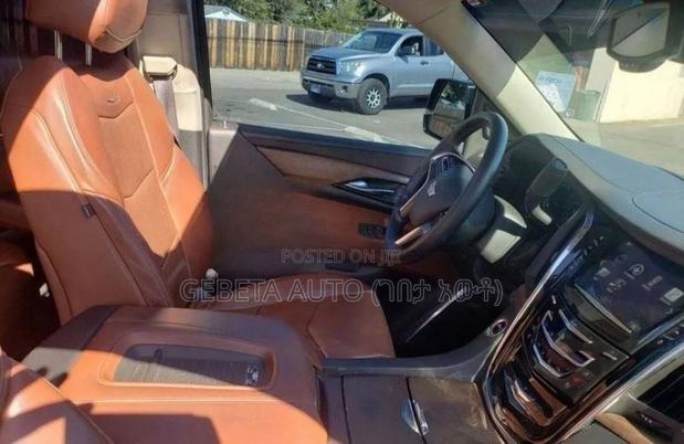 Cadillac Escalade 2021