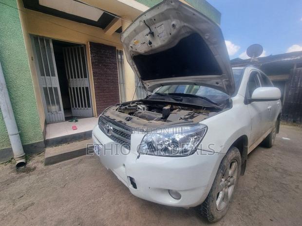 Toyota RAV4 2008 White