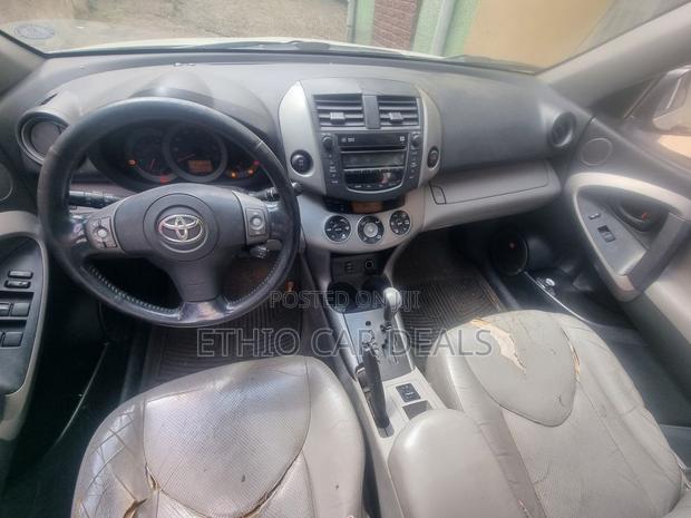 Toyota RAV4 2008 White