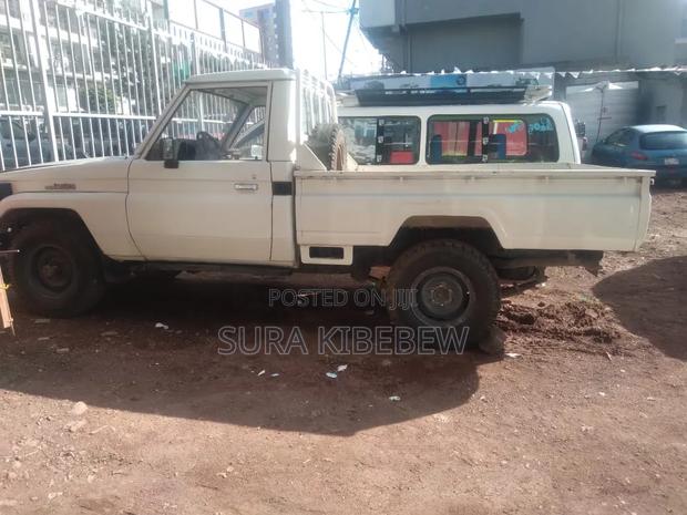 Toyota Land Cruiser 90 1997 White