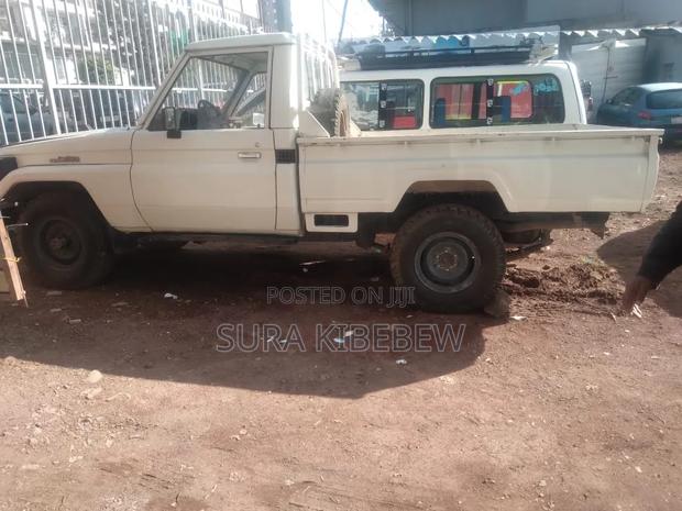 Toyota Land Cruiser 90 1997 White